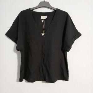 Universal thread short sleeve blouse.